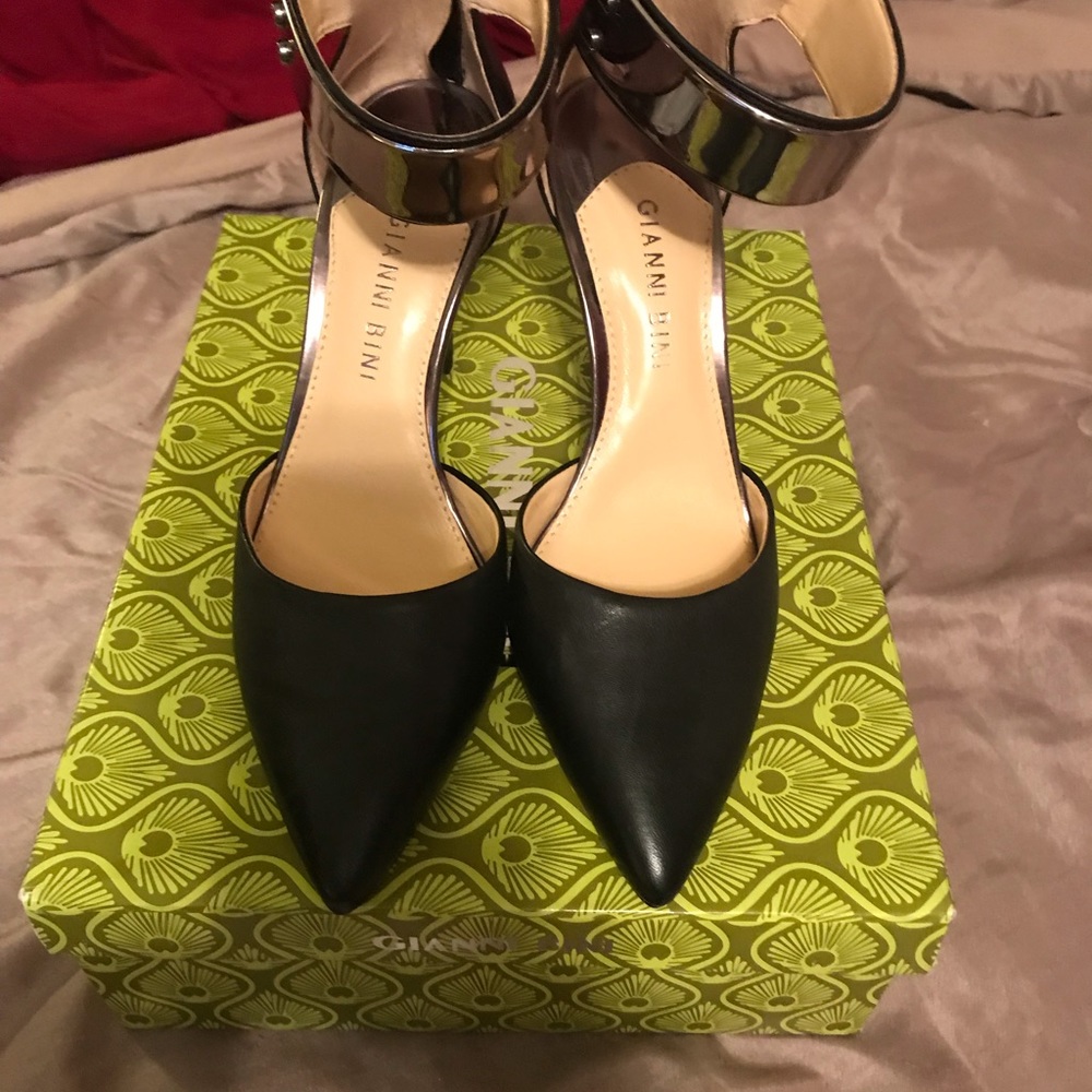 Gorgeous heels - Picture 2 of 4
